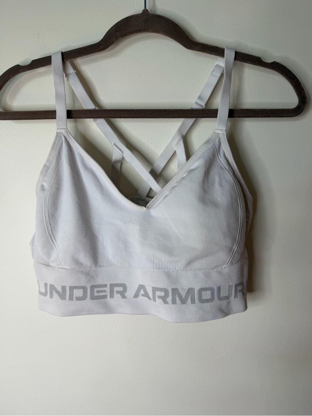 Under Armour gray Strappy Crisscross Sports Bra with Logo size Large fitness